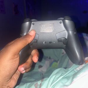 Wireless Black Gaming Controller